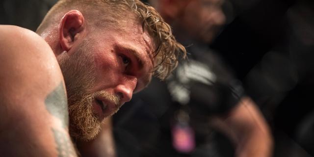 Alexander Gustafsson efter matchen. SIMON HASTEGÅRD / BILDBYRÅN