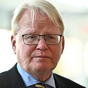 Peter Hultqvist (S), Socialdemokraternas försvarspolitiska talesperson, kommenterar Expos avslöjande om en SD-tjänsteman i riksdagen som spridit proryska budskap på lördagen.