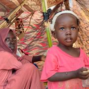 Tre-åriga Nabaa Ahmed i flyktinglägret i Tawila.