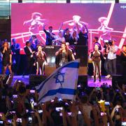 Netta framför sitt nummer i Tel Aviv efter att ha kommit hem från Eurovisionsegern.