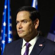 Israels utrikesminister Gideon Saar välkomnar Marco Rubio till landet. 