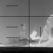 En bild på attacken mot fartyget som USA:s marin släppt.