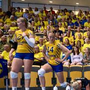 Sveriges spelare under volleybollmatch.