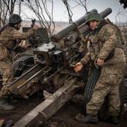 Ukrainska soldater längs fronten i Donetsk. 