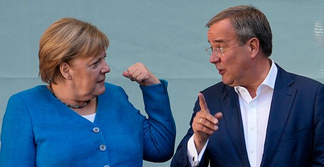 CDU:s Angela Merkel och kanslerkandidaten Armin Laschet.  Martin Meissner / TT NYHETSBYRÅN