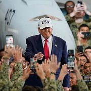 Trump talar inför amerikanska soldater.