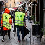 Ungdomar sommarjobbar i Gamla stan. Arkivbild