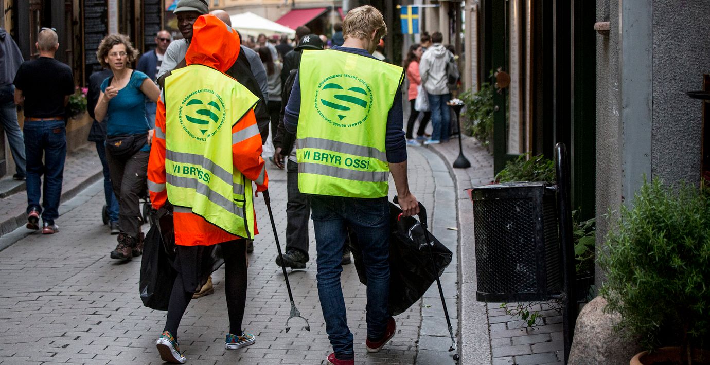 Ungdomar sommarjobbar i Gamla stan. Arkivbild