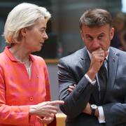 EU-kommissionens ordförande Ursula von der Leyen och Frankrikes president Emmanuel Macron.