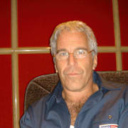 Jeffrey Epstein, på en av bilderna som släpptes 19 december. 