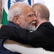 Putin och Modi kramas 2024. Under onsdagen kan det bli mer av den varan, enligt analyser i flera tidningar. 