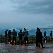 Etniska armenier köar för att lämna Nagorno-Karabach. 