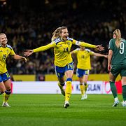 Nathalie Björn firar målet. 