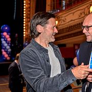 Martin Melin (L) och arbetsmarknadsminister Johan Britz (L) under Liberalernas valvaka på Vasateatern