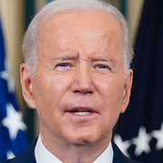 Bild från valdagen/Biden vid pressträffen. 