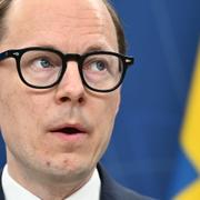 Mats Persson (L), arbetsmarknads- och integrationsminister.