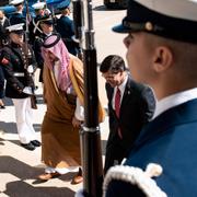 Saudiarabiens vice försvarsminister Khalid bin Salman och USA:s försvarsminister Mark Esper.