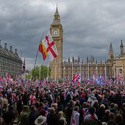Demonstranter nära Big Ben.