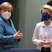 Boris Johnson. Angela Merkel och Ursula von der Leyen. 