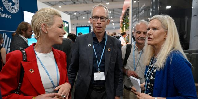 Gunhild Stordalen, läkare och miljöaktivist, Johan Rockström, professor i miljövetenskap vid Stockholms universitet och Anna Lindstedt, ambassadör och rådgivare för grön omställning vid UD under FN:s klimattoppmöte COP27. Henrik Montgomery/TT