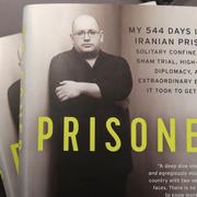 Jason Rezaian på omslaget till sin bok. 