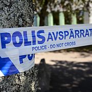Polisavspärrningar utanför Brinellskolan i Fagersta.