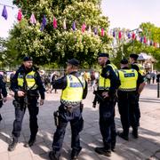 Polis med förstärkningsvapen och kö för att komma in när finska Eurovision tvåan Käärijä fyllde Eurovision Village / Folkets Park i Malmö under den 68:e upplagan av Eurovision Song Contest (ESC) i Malmö, Sverige, fredag  10 maj, 2024.  