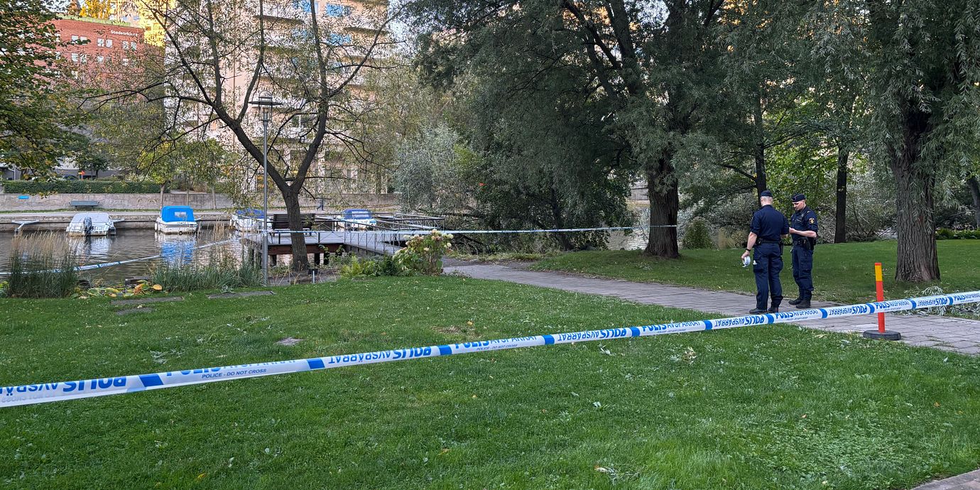 Polisavspärrningar vid Blekholmsterrassen på tisdagsmorgonen.