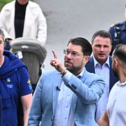  Jimmie Åkesson (SD) förtidsröstar i Rinkeby. Med på bild är även partitopparna Linda Lindberg, Jessica Stegrud och Oscar Sjöstedt.