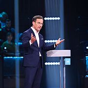 Socialdemokraternas partiledare Magdalena Andersson (S) och Moderaternas partiledare statsminister Ulf Kristersson (M) under den avslutande statsministerduellen på TV4.