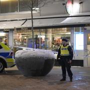 Polis på plats efter skjutningen på juldagen.