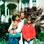 Familjen som köper huset i ”Drömkåken”. 