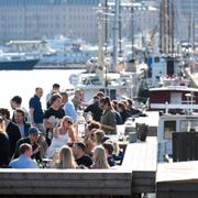 Uteliv vid fashionabla Strandvägen i Stockholm.