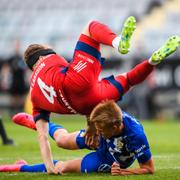  Djurgårdens Jacob Une Larsson och IFK Göteborgs Lucas Kåhed i duell.