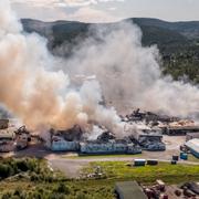 Polarbröds fabrik i Älvsbyn har totalförstörts i en brand i augusti 2020. 