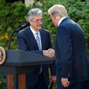 Powell och Trump. Arkivbild.