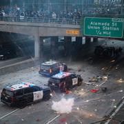 Motorvägen 101 blockerades av demonstranter.