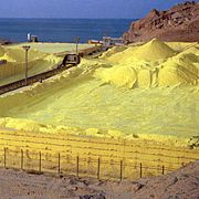 Svavel i ett lager på ön Kharg i Persiska viken. Arkivbild.