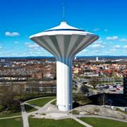 Landmärket vattentornet Svampen i Örebro. 