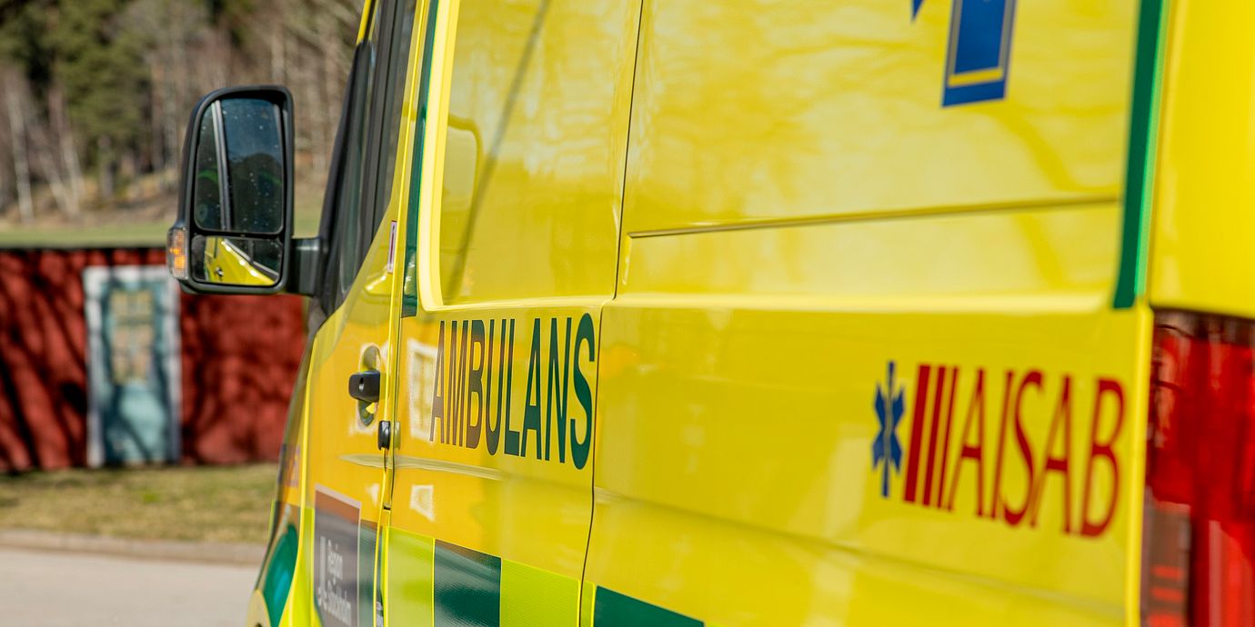 Arkivbild av en ambulans.