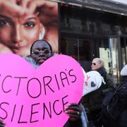  Victoria's Secret har fått hård kritik för sexism och för att kvinnliga modeller trakasseras sexuellt. 