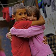 Romska barn i byn Kallo.