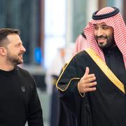 Zelenskyj och Saudiarabiens kronprins Mohammed bin Salman. Arkivbild.