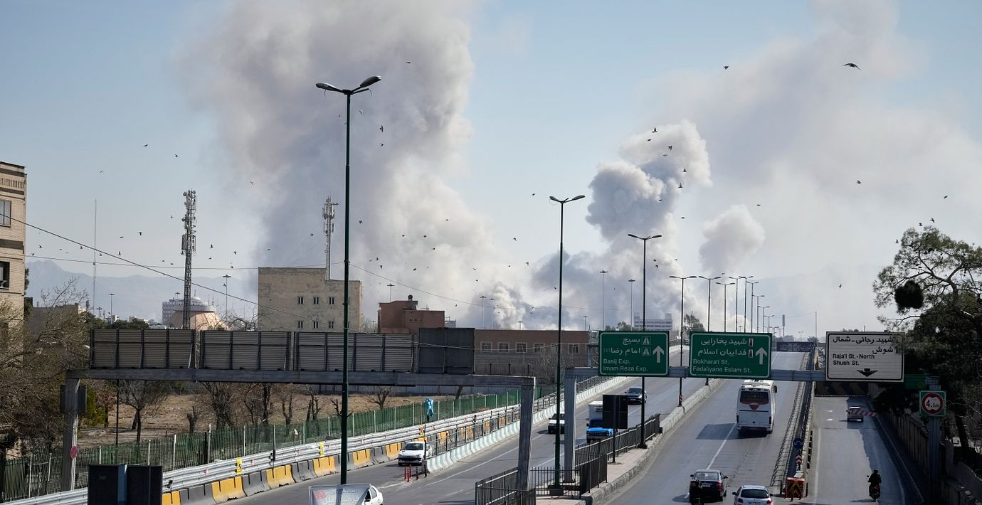 Rök över Teheran.