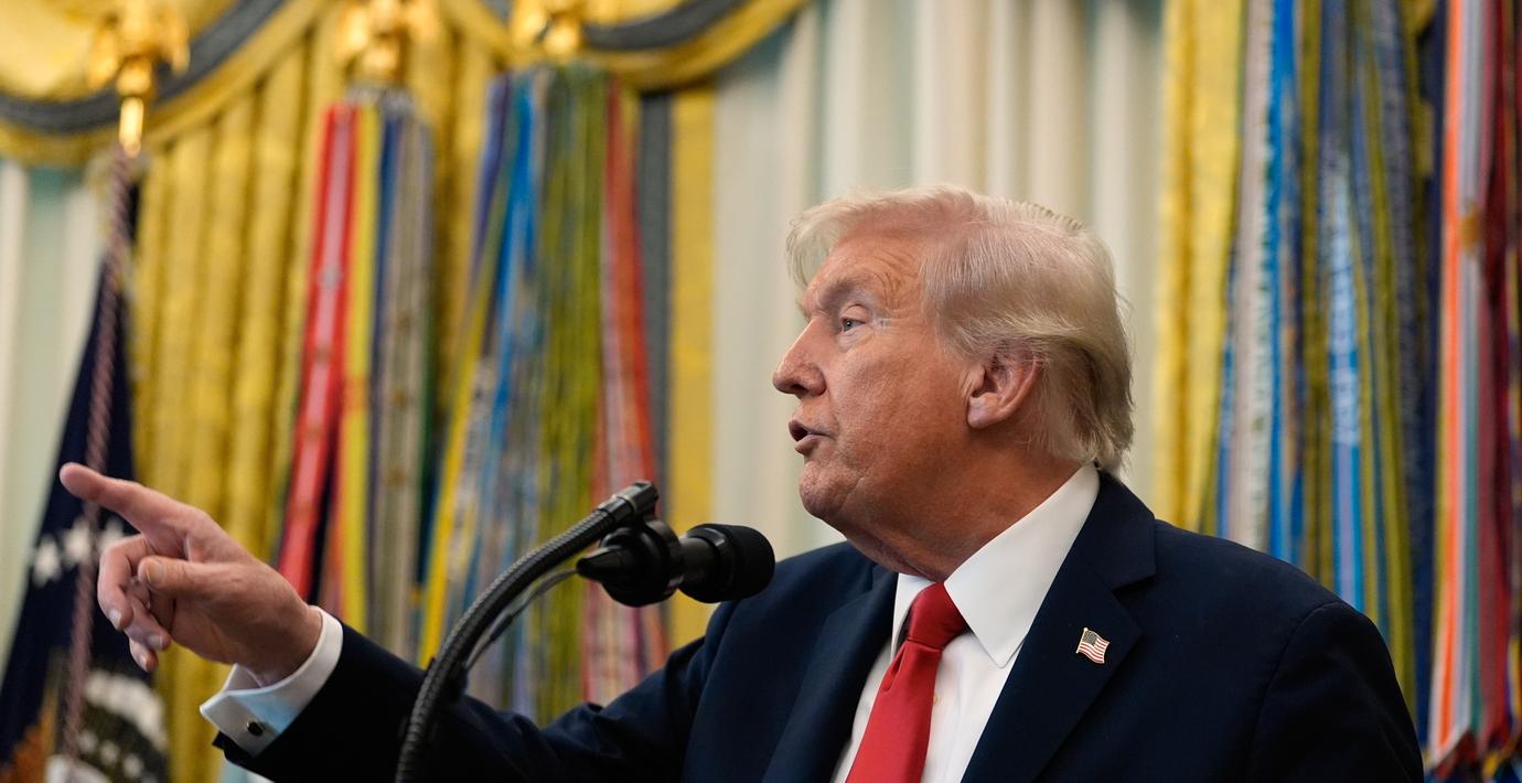 Donald Trump i Vita huset på torsdagskvällen. 