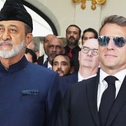 Sultanen av Oman Haitham bin Tariq träffar Frankrikes president Emmanuel Macron 29 juni i år.