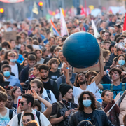 Alok Sharma/Klimatprotester under G20-mötet i Rom.