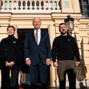 Biden och presidentparet Zelenskyj i Kyiv. Evan Vucci / AP