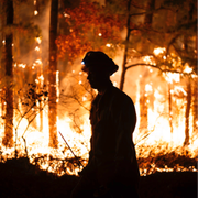 Översvämning i Storbritannien/Skogsbrand i USA.