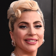 Lady Gaga och en fransk bulldog.